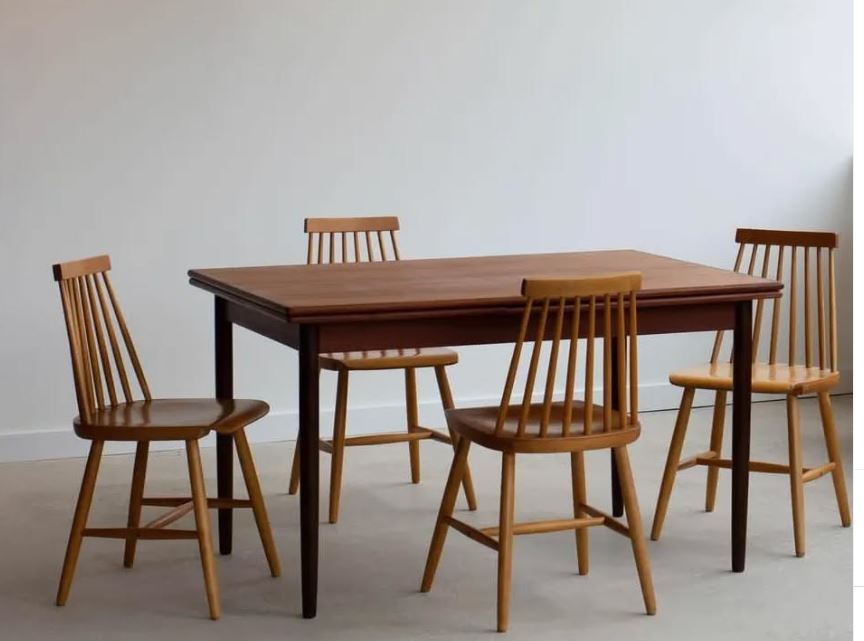 Dining table set